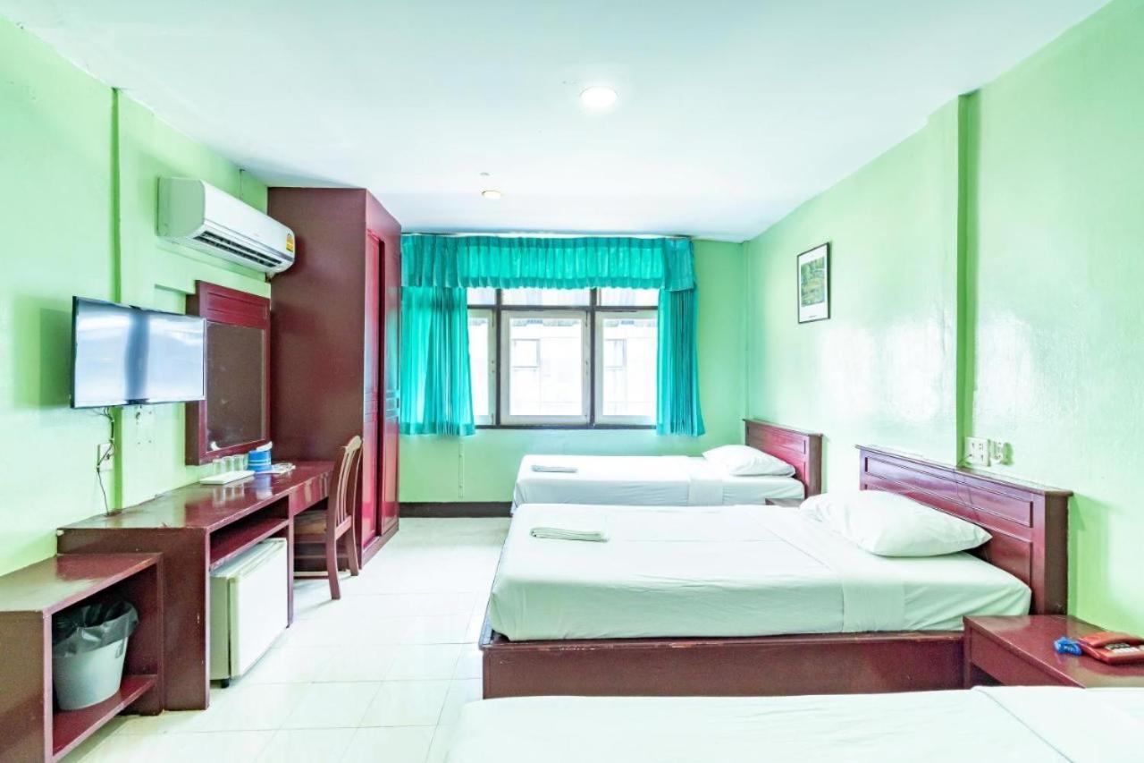 Woodlands Inn Bangkok Exterior photo